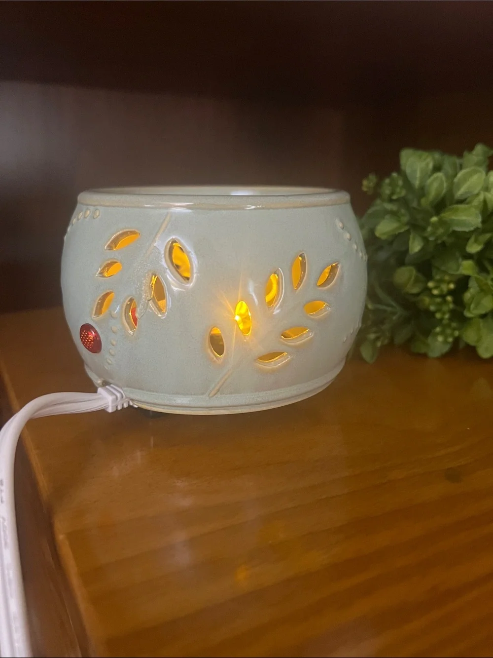 Vintage Yankee Candle Ceramic Electric Wax Melt Tart Warmer - Green Cutout Leaf